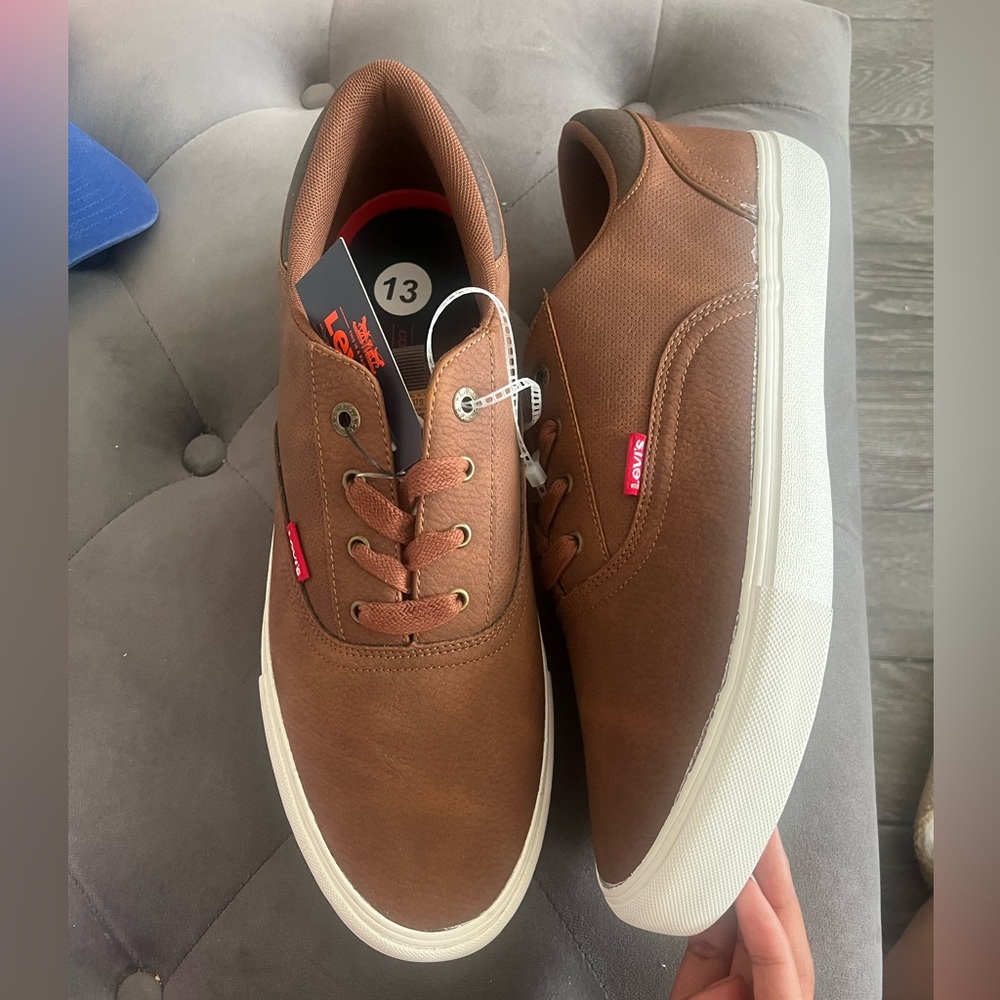 Levi Sneakers